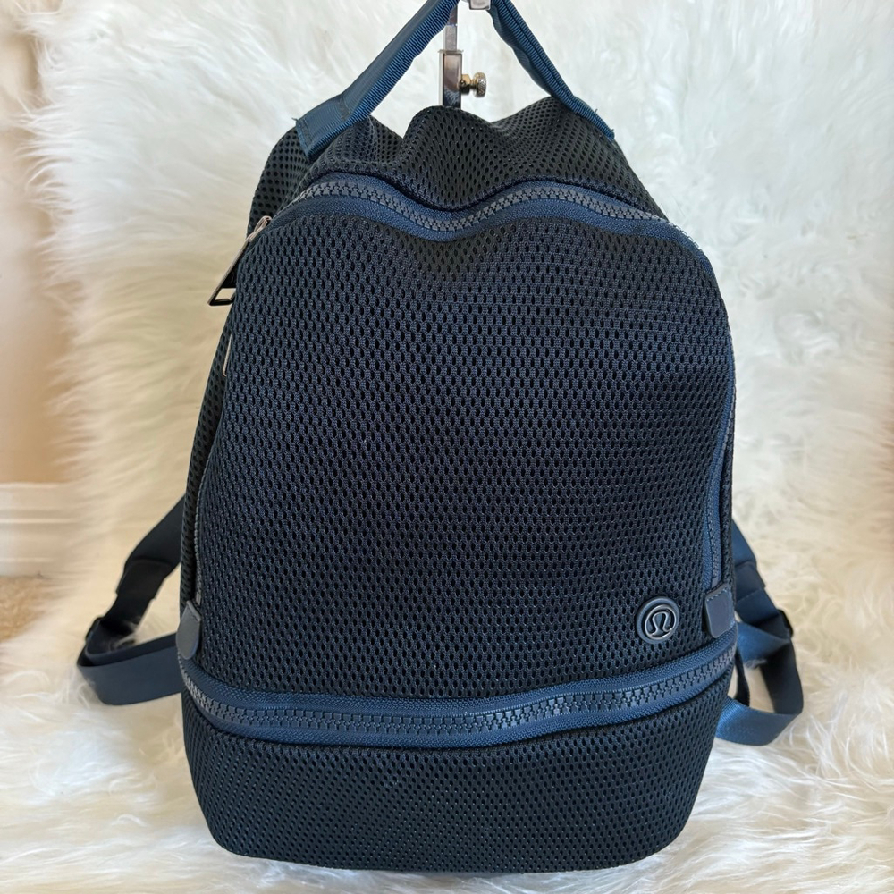 Lululemon Athletica Go Lightly Navy Blue Mesh Backpack Mini - Picture 3 of 13
